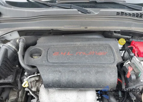 2018 Jeep Renegade Sport 4X4 z USA, uszkodzony, nr VIN ZACCJBAB4JPJ45105